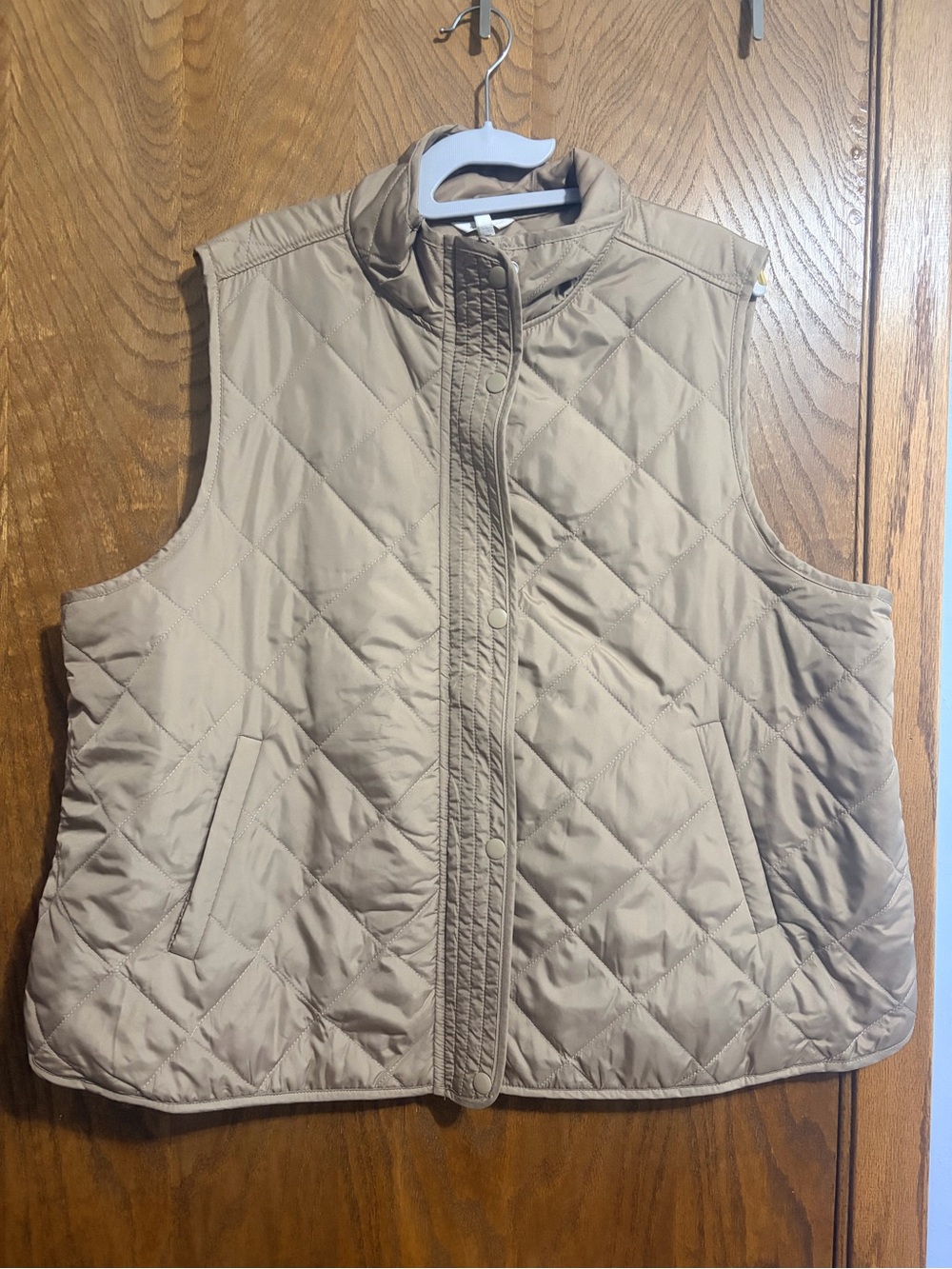 Maurices 1X tan quilted zip & snap vest
